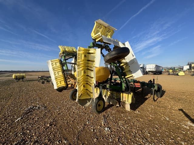 Image of Willmar 640 equipment image 4