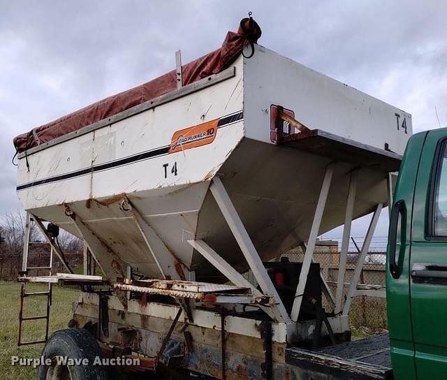 Image of Willmar Load Runner 10 equipment image 1