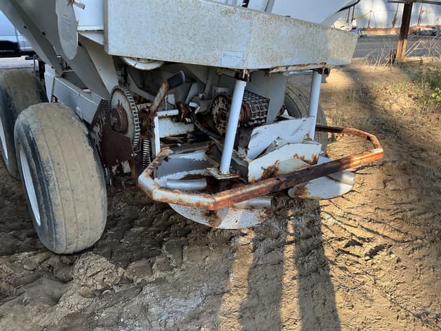 Image of Willmar Super 500 equipment image 4