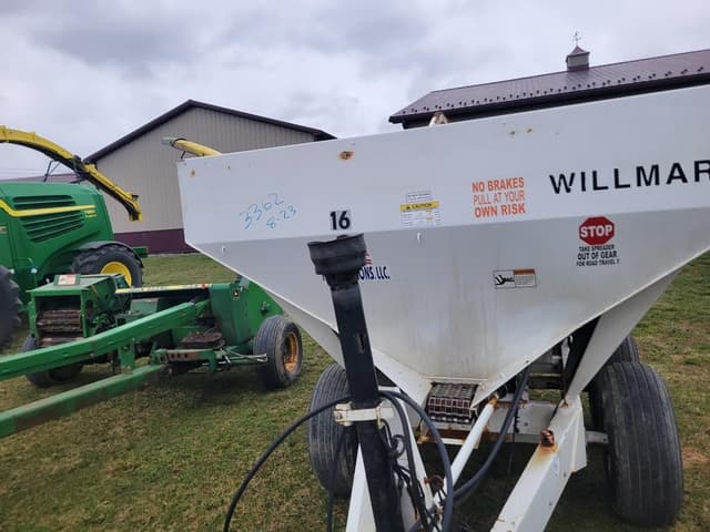 Image of Willmar Super 500 equipment image 2