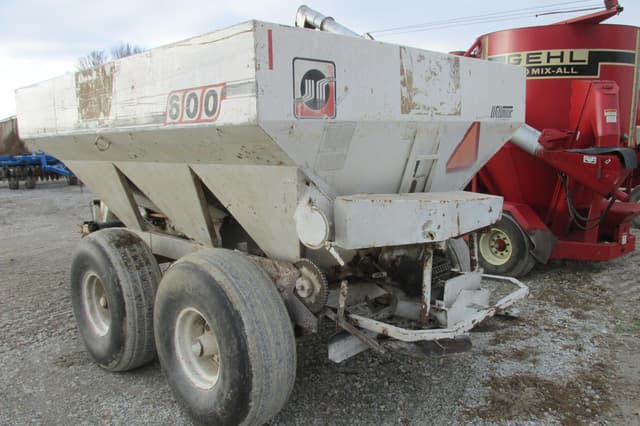 Image of Willmar 600 equipment image 3