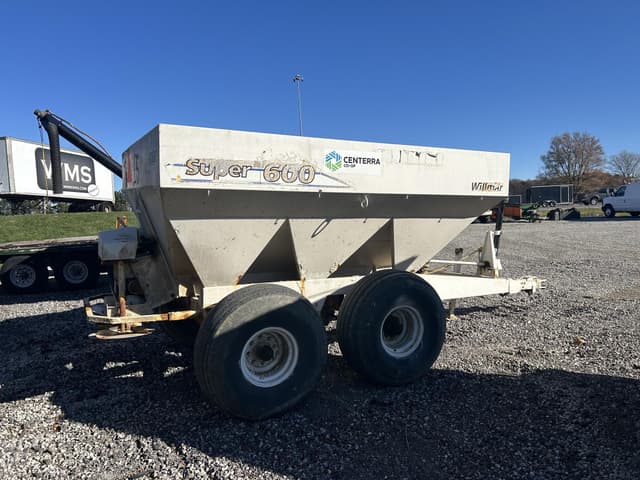 Image of Willmar Super 600 equipment image 4