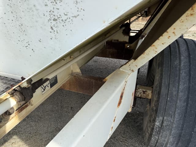 Image of Willmar Super 600 equipment image 1