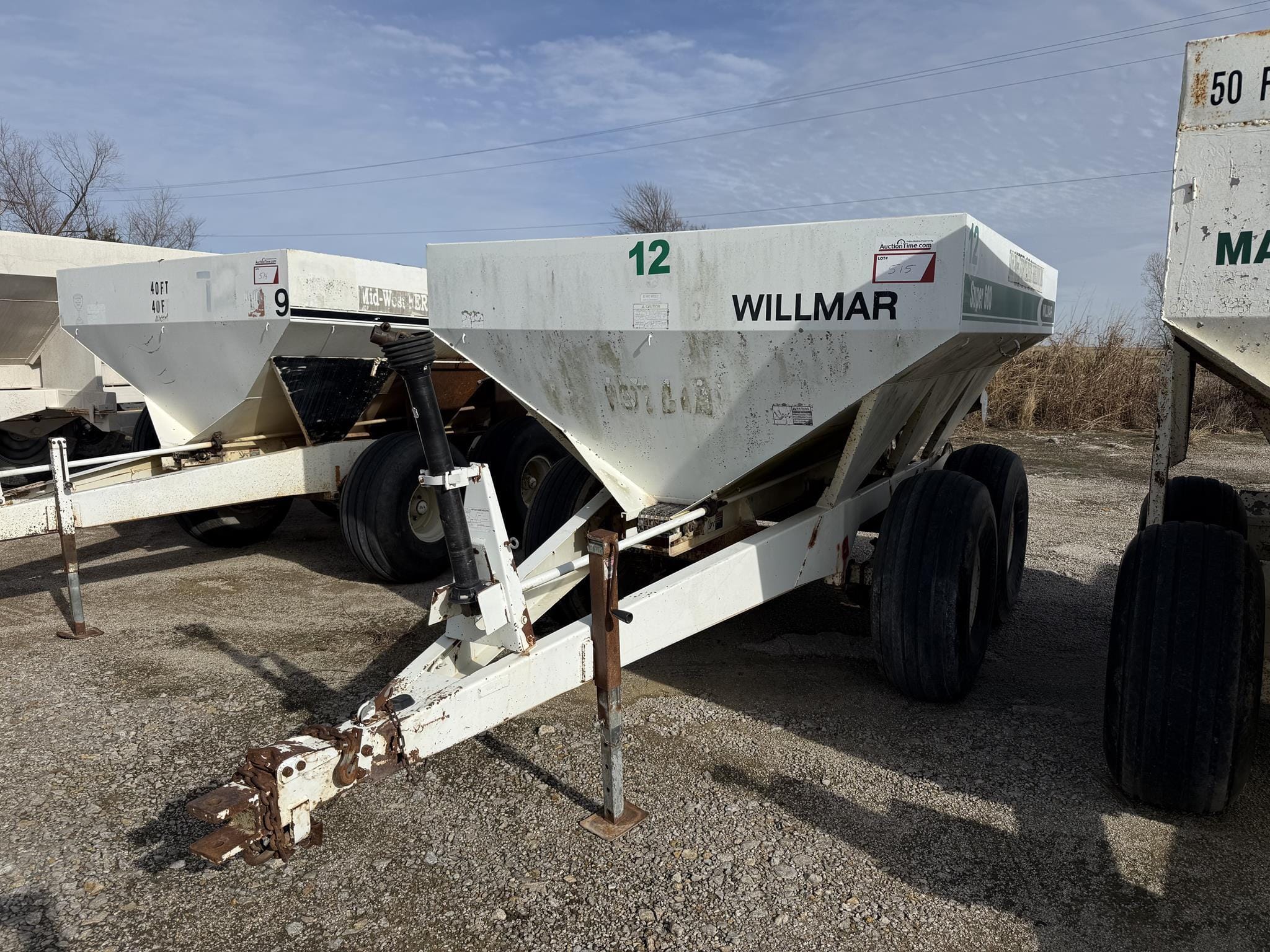 Willmar Super 600 Equipment Image0