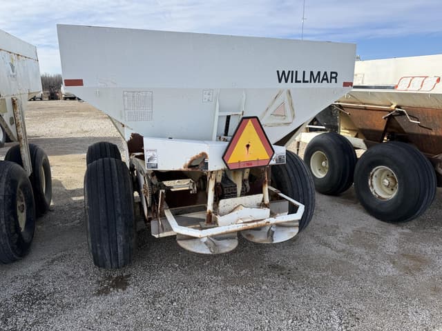 Image of Willmar Super 600 equipment image 4