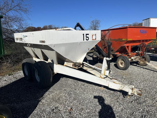 Image of Willmar Super 600 equipment image 2