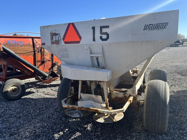 Image of Willmar Super 600 equipment image 4