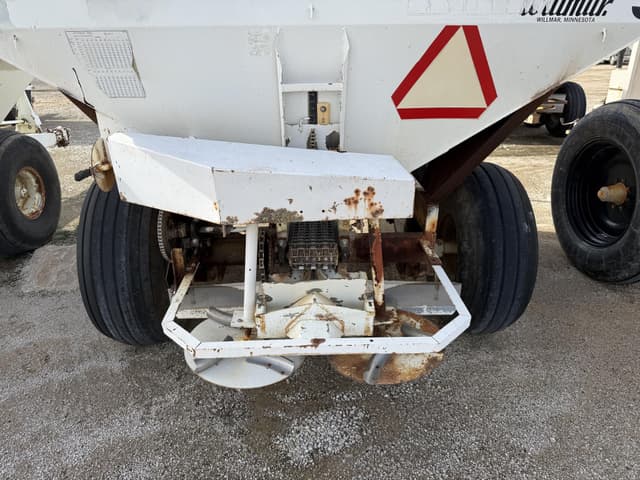 Image of Willmar Super 600 equipment image 3