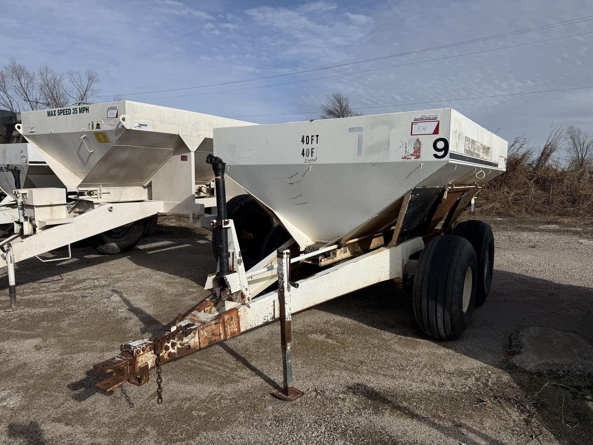 Willmar Super 600 Equipment Image0