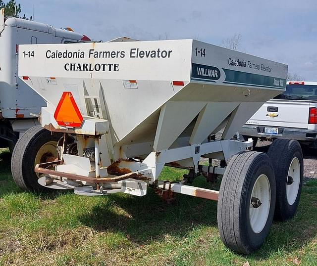 Image of Willmar Super 600 equipment image 3