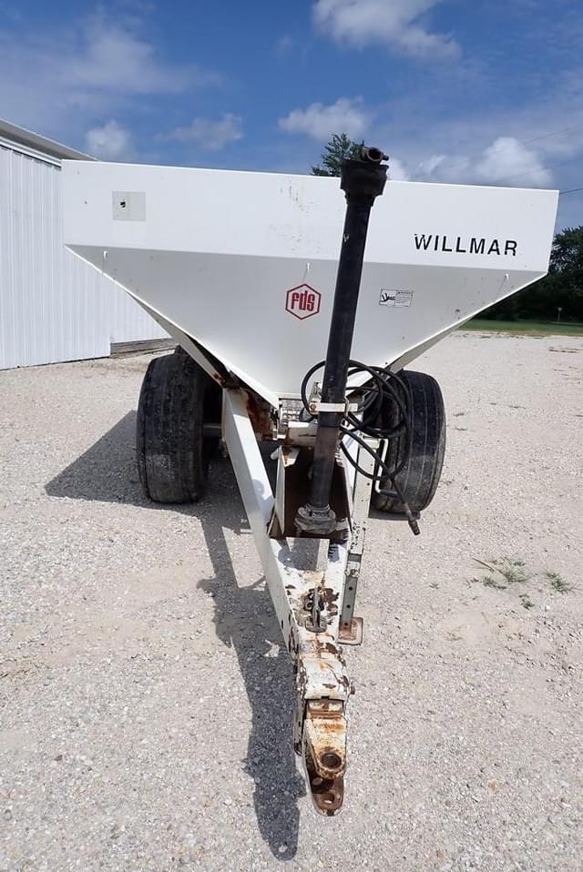 Image of Willmar Super 600 equipment image 4