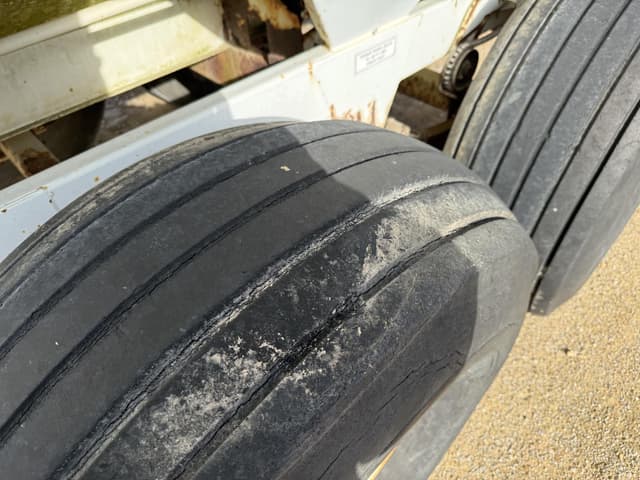 Image of Willmar Super 800 equipment image 2