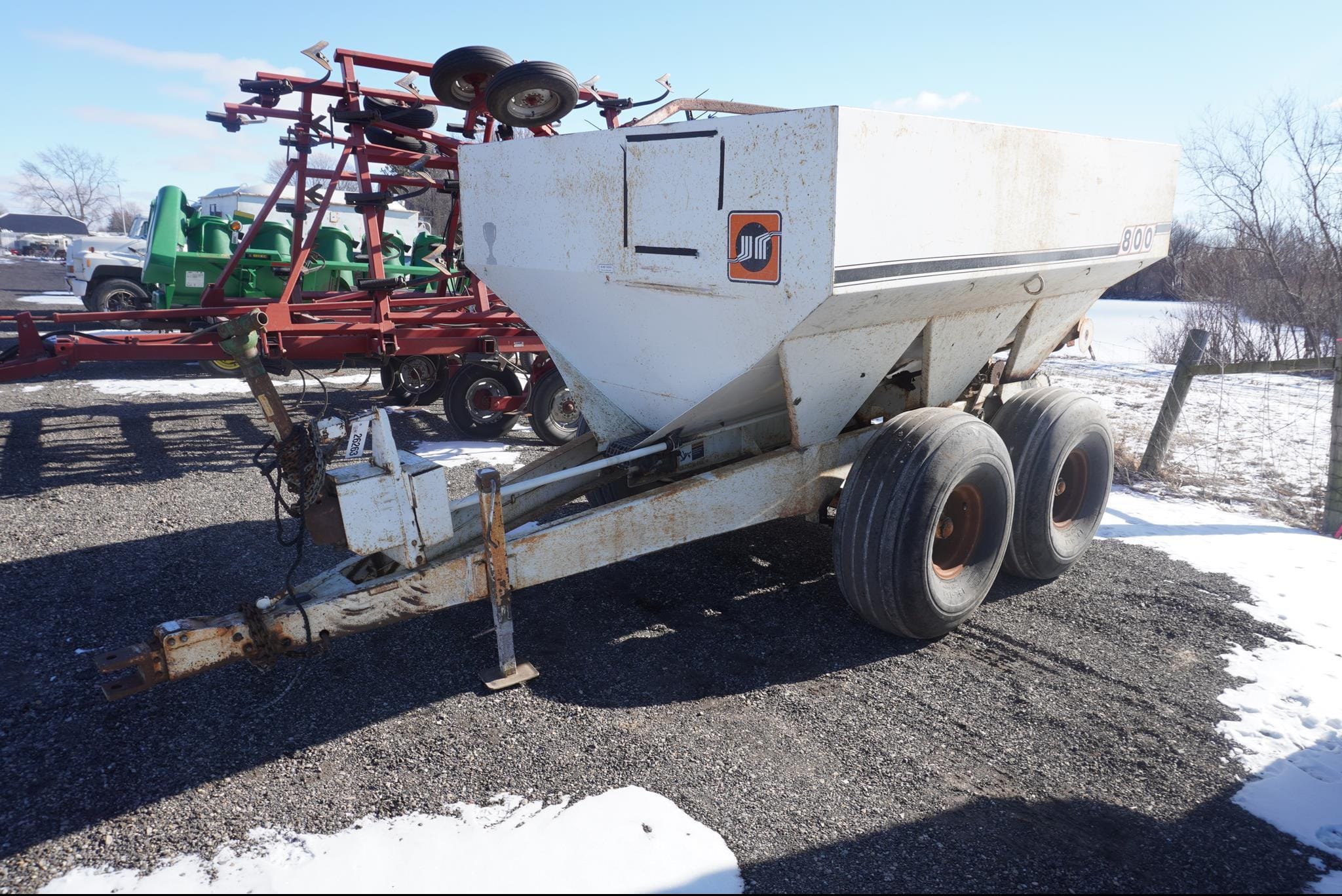 Willmar 800 Equipment Image0