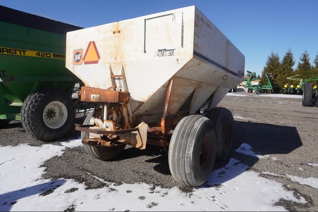 Image of Willmar 800 equipment image 3