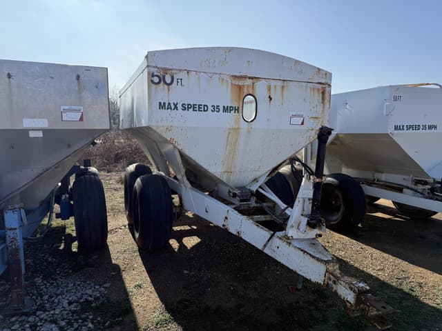 Image of Willmar Super 800 equipment image 1