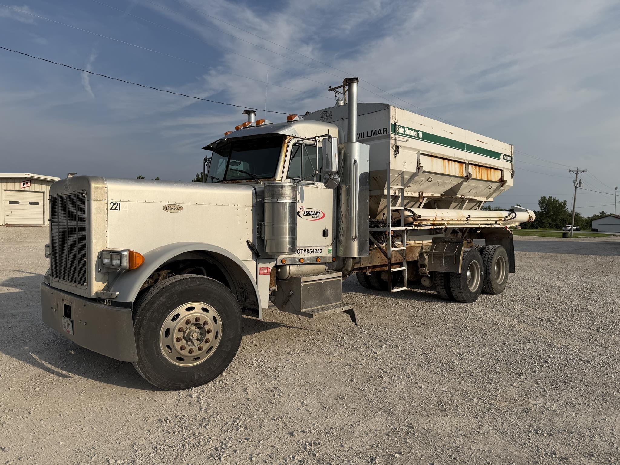 Peterbilt 379 Equipment Image0