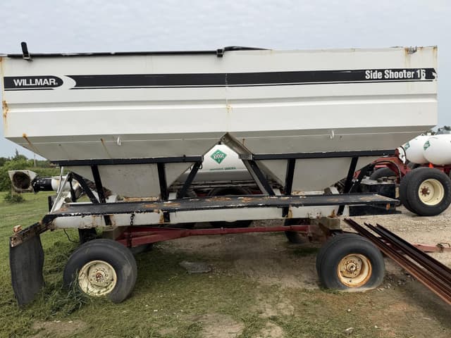 Image of Willmar Side Shooter 16 equipment image 2