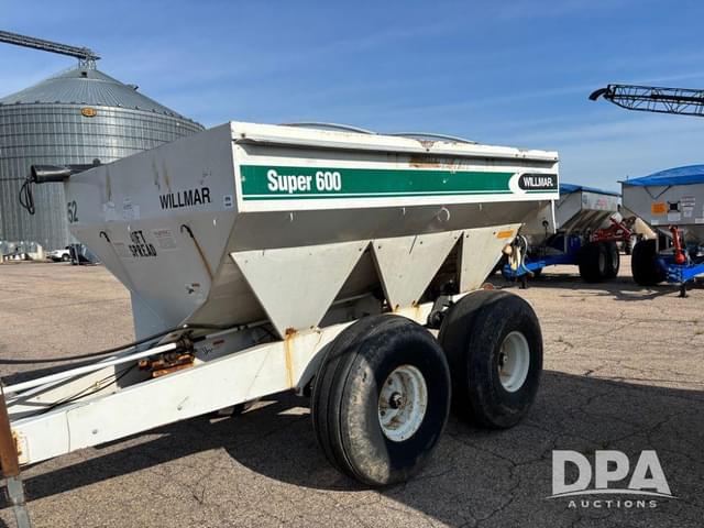 Image of Willmar Super 600 equipment image 1