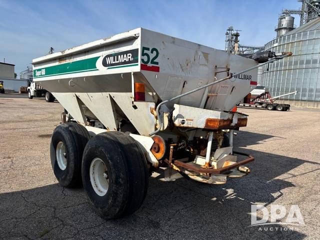Image of Willmar Super 600 equipment image 2