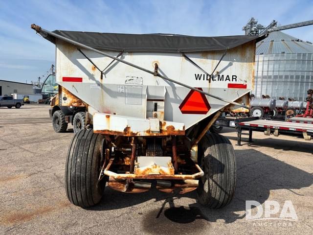 Image of Willmar Super 800 equipment image 3