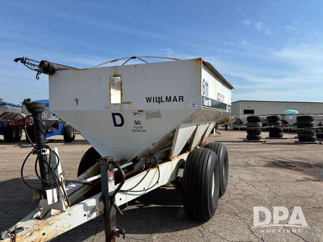 Image of Willmar Super 800 equipment image 1