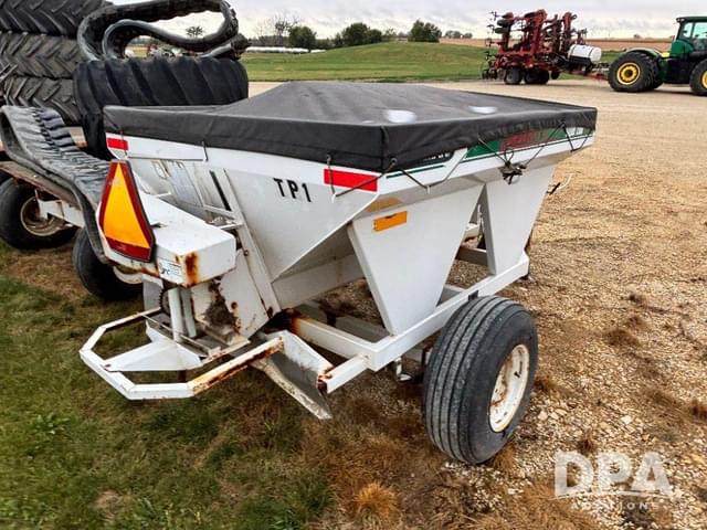 Image of Willmar Super 200 equipment image 2