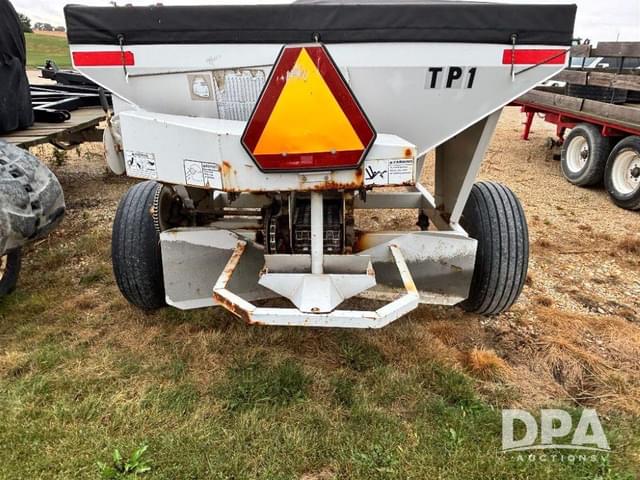 Image of Willmar Super 200 equipment image 3