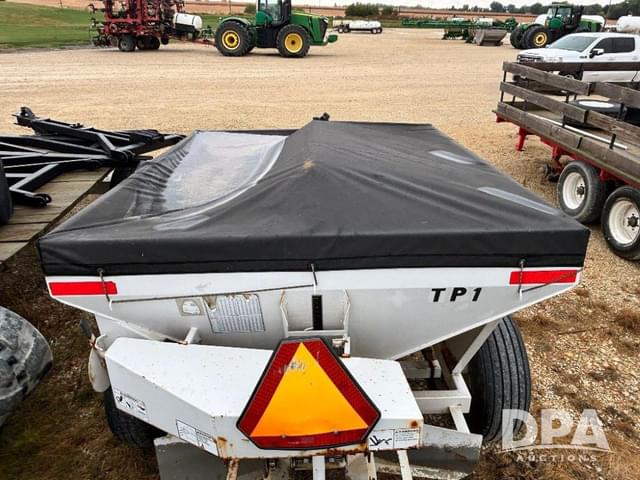 Image of Willmar Super 200 equipment image 4