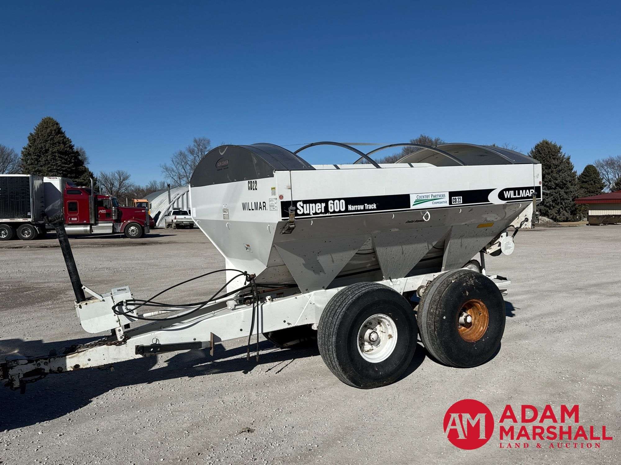 Willmar Super 600 Equipment Image0