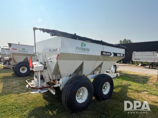 Image of Willmar Super 600 equipment image 4