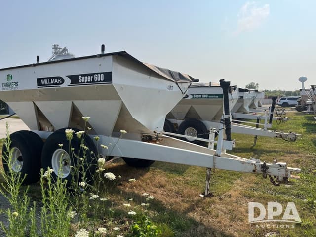 Image of Willmar Super 600 equipment image 2