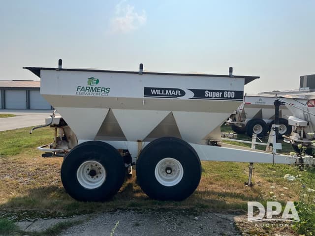 Image of Willmar Super 600 equipment image 3