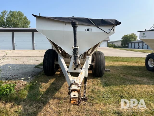 Image of Willmar Super 600 equipment image 1