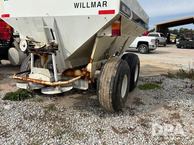 Image of Willmar Super 600 equipment image 4