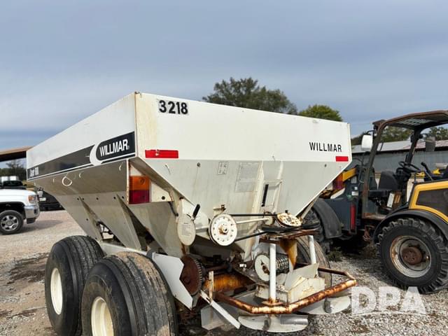 Image of Willmar Super 600 equipment image 2