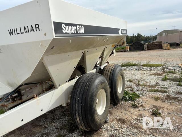 Image of Willmar Super 600 equipment image 1