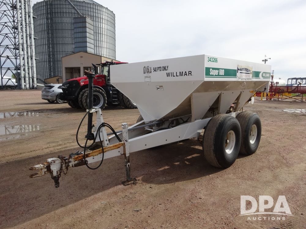 Willmar Super 600 Equipment Image0