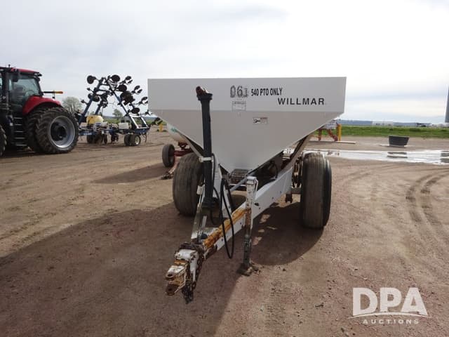 Image of Willmar Super 600 equipment image 3