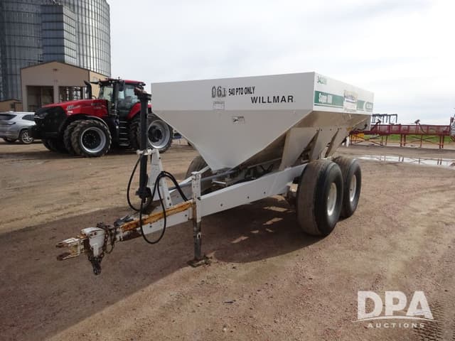 Image of Willmar Super 600 equipment image 1