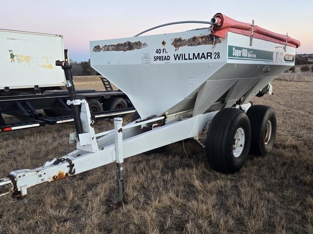 Willmar Super 600 Equipment Image0