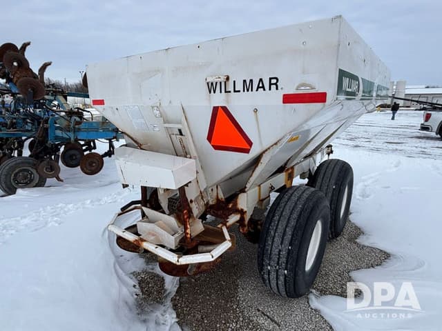 Image of Willmar Super 600 equipment image 3