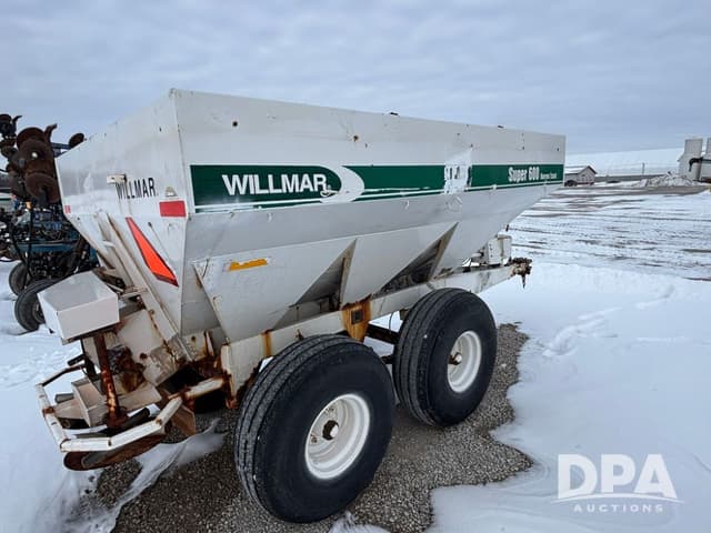 Image of Willmar Super 600 equipment image 2