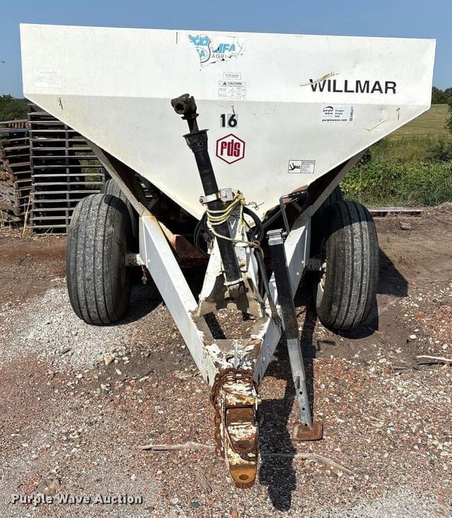 Image of Willmar Super 600 equipment image 1