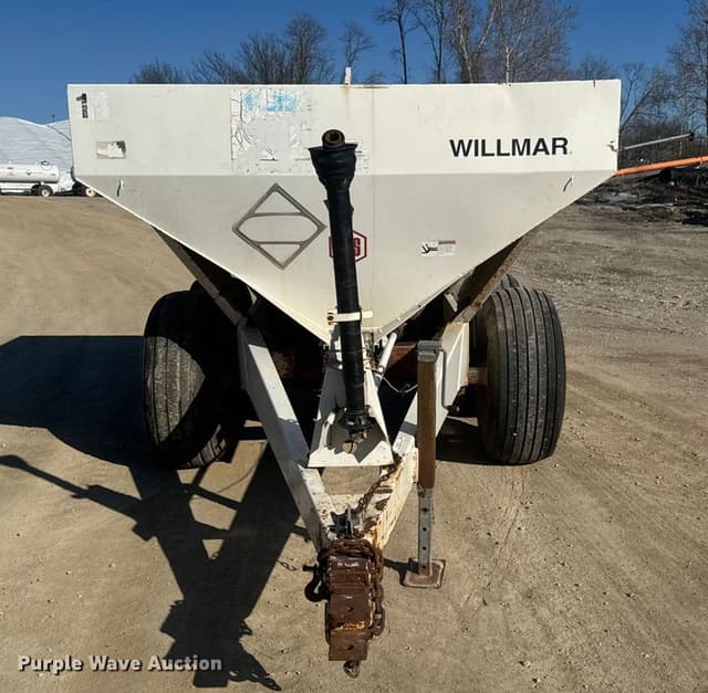 Image of Willmar Super 600 equipment image 1
