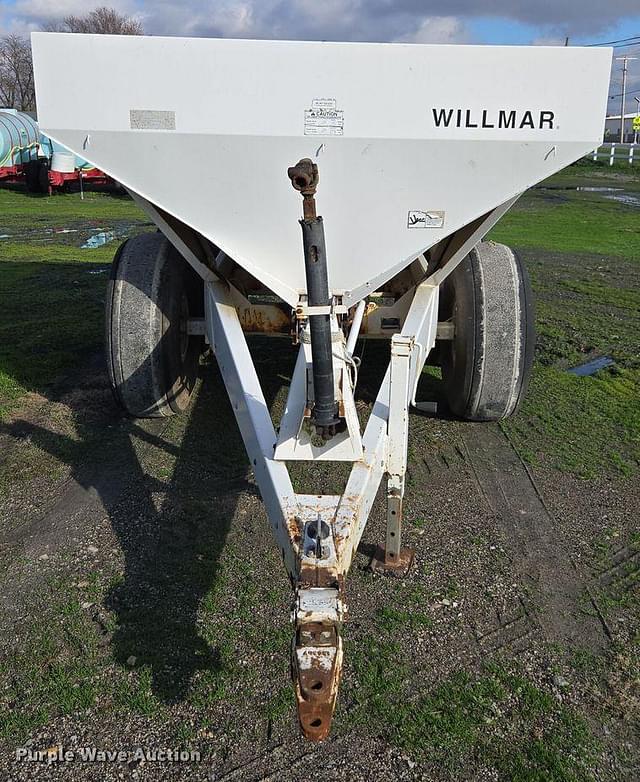 Image of Willmar Super 600 equipment image 1