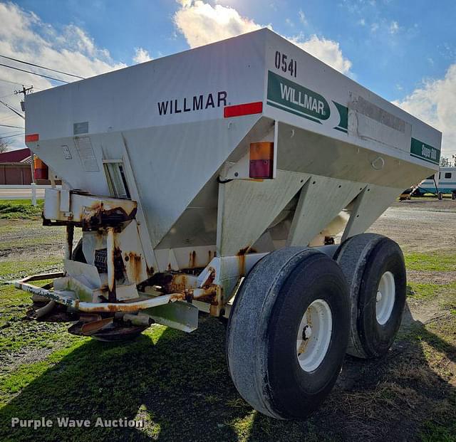 Image of Willmar Super 600 equipment image 4