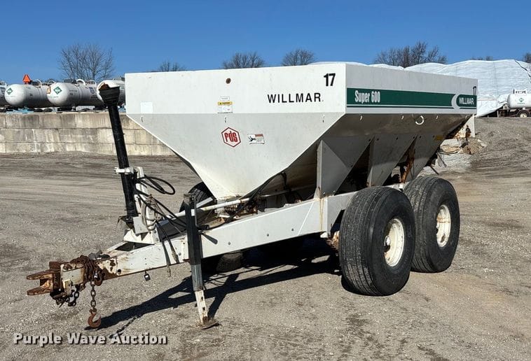 Willmar Super 600 Equipment Image0