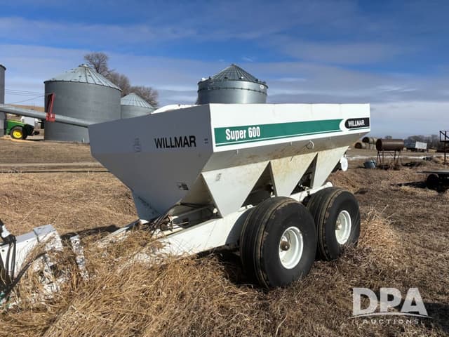 Image of Willmar Super 600 equipment image 1