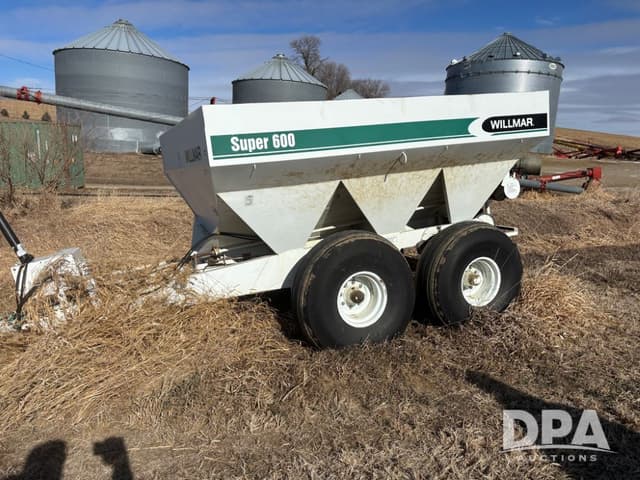 Image of Willmar Super 600 equipment image 2