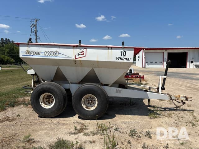 Image of Willmar Super 600 equipment image 2
